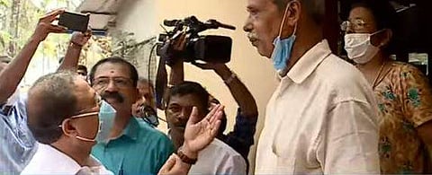 വി മുരളീധരന്‍ കഴിഞ്ഞദിവസം നടത്തിയ സില്‍വര്‍ ലൈന്‍ വിരുദ്ധ പ്രചാരണം