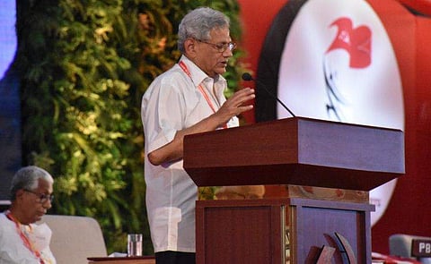 യെച്ചൂരി പാര്‍ട്ടി കോണ്‍ഗ്രസ് ഉദ്ഘാടനം ചെയ്യുന്നു/ ട്വിറ്റര്‍ ചിത്രം