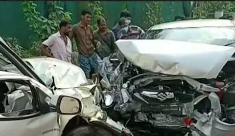 കോട്ടയത്ത് കാറുകള്‍ നേര്‍ക്കുനേര്‍ കൂട്ടിയിടിച്ചപ്പോള്‍