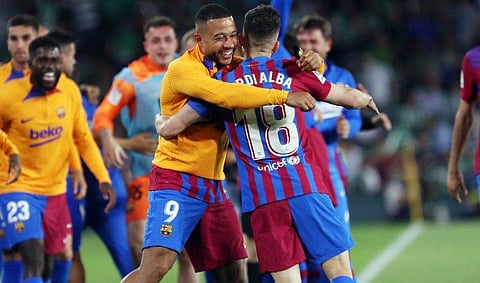 ഗോള്‍ നേടിയ ആല്‍ബയെ അഭിനന്ദിക്കുന്ന ബാഴ്‌സ താരങ്ങള്‍/ഫോട്ടോ: ട്വിറ്റര്‍