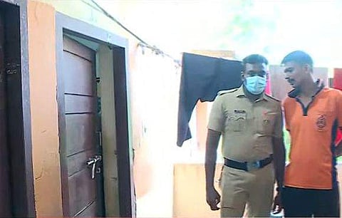 മരണം നടന്ന ആലപ്പുഴ പൊലീസ് ക്വാര്‍ട്ടേഴ്‌സിന്റെ ടെലിവിഷന്‍ ദൃശ്യം