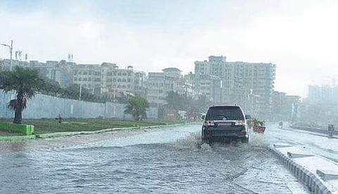 കനത്തമഴയില്‍ വിശാഖപട്ടണത്ത് റോഡില്‍ വെള്ളക്കെട്ട് അനുഭവപ്പെട്ടപ്പോള്‍, ഫോട്ടോ: എക്‌സ്പ്രസ്‌
