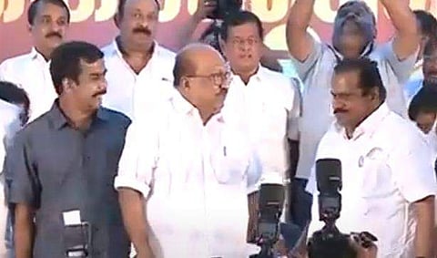 കെ വി തോമസ് എല്‍ഡിഎഫ് വേദിയില്‍/വീഡിയോ സ്‌ക്രീന്‍ഷോട്ട്‌