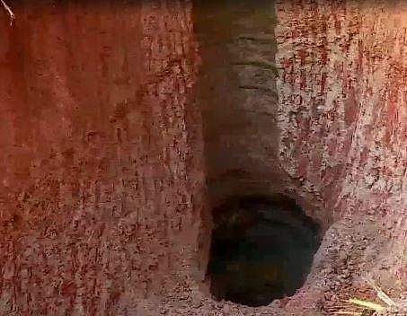 കിണറില്‍ കുടുങ്ങിയ തൊഴിലാളിയെ രക്ഷിക്കാന്‍ സമാന്തരമായി കുഴിയെടുത്തപ്പോള്‍, ടെലിവിഷന്‍ ദൃശ്യം