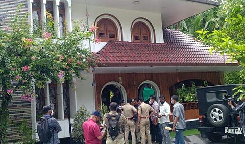 ഗുരുവായൂരില്‍ മോഷണം നടന്ന സ്വര്‍ണവ്യാപാരിയുടെ വീട്