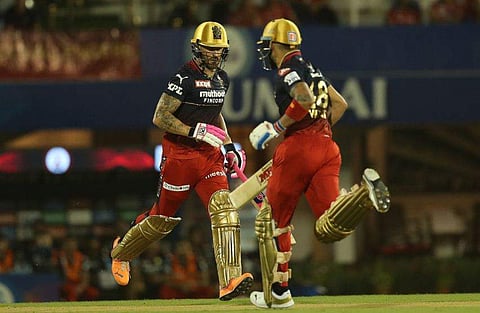 മത്സരത്തിനിടെ ആർസിബി താരങ്ങൾ / ചിത്രം: പിടിഐ