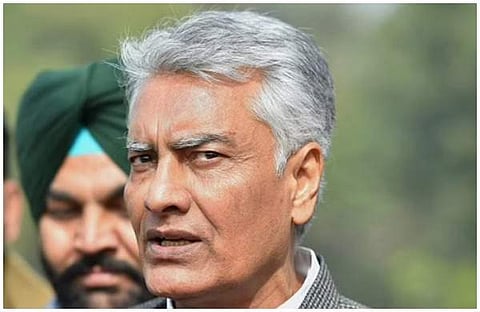 സുനില്‍ ഝക്കര്‍