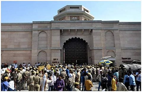 ഗ്യാന്‍വാപി മസ്ജിദില്‍ സര്‍വെ നടത്തുന്നു/പിടിഐ