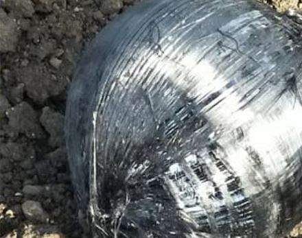 ഗുജറാത്തില്‍ ആകാശത്ത് നിന്ന് താഴേക്ക് പതിച്ച ഗോളരൂപത്തിലുള്ള വസ്തു, ട്വിറ്റര്‍