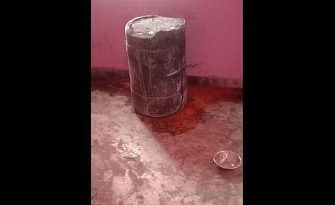 മൃതദേഹം സൂക്ഷിച്ച ബാരൽ/ എക്സ്പ്രസ്