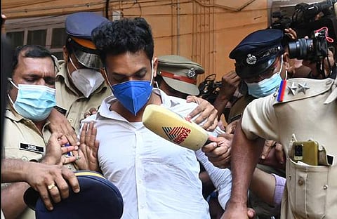 കിരണ്‍ കുമാറിനെ കോടതിയില്‍ ഹാജരാക്കിയപ്പോള്‍/എക്‌സ്പ്രസ്‌