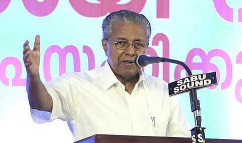 പിണറായി വിജയന്‍ സംസാരിക്കുന്നു