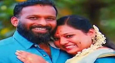 വിവാഹം കഴിഞ്ഞ് 14ാം ദിവസം നവവധുവിന്റെ മരണം; കുഴഞ്ഞുവീണതല്ല; ശ്വാസം മുട്ടിച്ചതിന്റെ തെളിവുകള്‍, കേസില്‍ വഴിത്തിരിവ്‌
