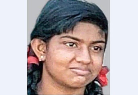 ചിറ്റൂര്‍ തേനാരിയില്‍ പാറമടയില്‍ വീണ് മരിച്ച ആര്യ