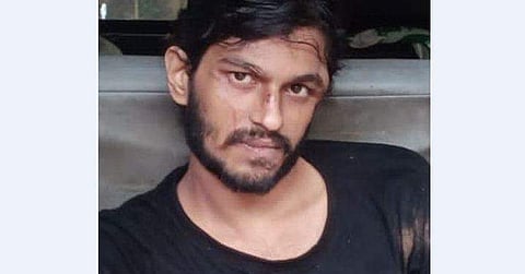 വനിതാ എസ്‌ഐയെ ഇടിച്ച് തെറിപ്പിച്ച് പാഞ്ഞു; പൊലീസിന് നേരെ കാര്‍ ഓടിച്ച് കയറ്റി; ഒടുവില്‍ പോക്‌സോ കേസ് പ്രതി പിടിയില്‍