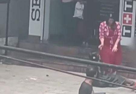 തിരുവനന്തപുരത്ത് പട്ടാപ്പകല്‍ യുവതിയെ മര്‍ദ്ദിക്കുന്ന ദൃശ്യങ്ങള്‍