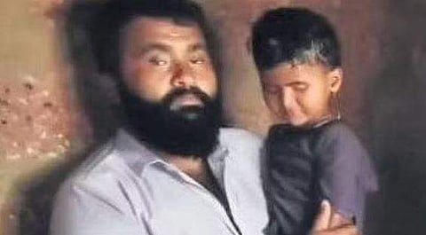 അച്ഛന്‍ ശിവജിക്കൊപ്പം അദിതി