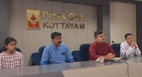 ആസ്റ്റര്‍ ആശുപത്രി അധികൃതര്‍ നടത്തിയ വാര്‍ത്താ സമ്മേളനം