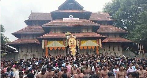 തെക്കേ ഗോപുര നട തുറന്ന് നെയ്തലക്കാവ് ഭഗവതി പുറത്തുവന്നപ്പോള്‍