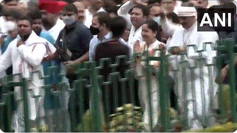 രാഹുല്‍ഗാന്ധി ഇ ഡി ഓഫീസിലേക്ക് പോകുന്നു/ എഎന്‍ഐ