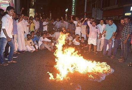 കൊച്ചിയില്‍ കോണ്‍ഗ്രസ് പ്രവര്‍ത്തകരുടെ പ്രതിഷേധം/ഫോട്ടോ: എ സനേഷ്‌