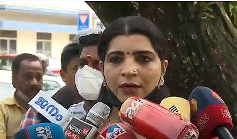 സരിത മാധ്യമങ്ങളോട്‌