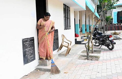 ഉഷാ കുമാരി പുതിയ ജോലിയില്‍/വിന്‍സെന്റ് പുളിക്കല്‍