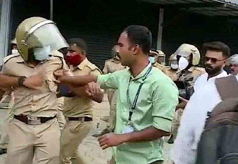 വീഡിയോ സ്‌ക്രീന്‍ഷോട്ട്‌