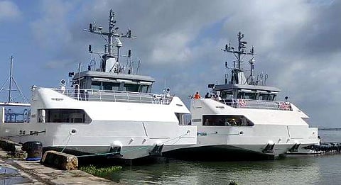 കൊച്ചി കപ്പല്‍ശാലയില്‍ നിര്‍മ്മിച്ച രണ്ട് ബാര്‍ജുകള്‍, ചിത്രം: എ സനേഷ്