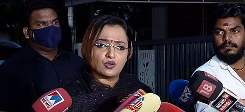 സ്വപ്‌ന സുരേഷ് മാധ്യമങ്ങളെ കാണുന്നു