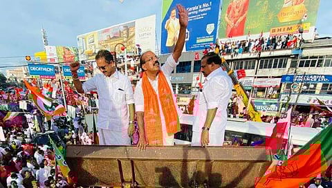 കൊട്ടിക്കലാശത്തില്‍ നിന്ന്