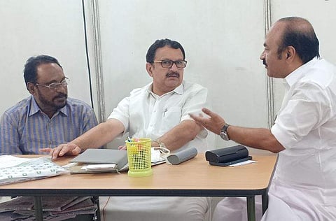 കെ മുരളീധരനും വിഡി സതീശനും/ ചിത്രം ഫെയ്‌സ്ബുക്ക്‌