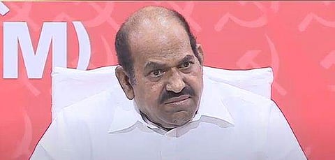 കോടിയേരി ബാലകൃഷ്ണന്‍ വാര്‍ത്താ സമ്മേളനത്തിനിടെ