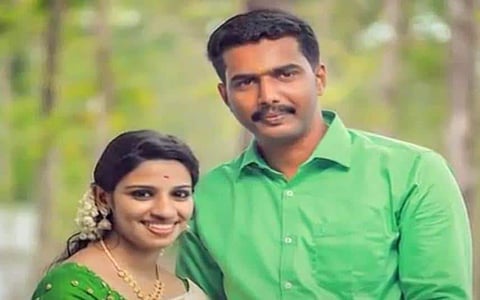 മരിച്ച അർച്ചന രാജും ഭർത്താവ് ബിനുവും