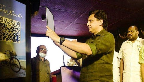 മന്ത്രി മുഹമ്മദ് റിയാസ് ക്യൂ ആര്‍ കോഡ് സ്‌കാന്‍ ചെയ്ത് പദ്ധതിക്ക് തുടക്കം കുറിക്കുന്നു/ ഫെയ്‌സ്ബുക്ക്‌