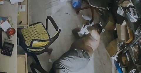 ജീവനക്കാരനെ കെട്ടിയിട്ട് കവര്‍ച്ച/ സിസിടിവി ദൃശ്യങ്ങളില്‍ നിന്ന്‌