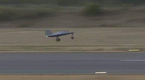 ആളില്ലാ യുദ്ധവിമാനത്തിന്റെ പരീക്ഷണ പറക്കലിന്റെ ദൃശ്യം