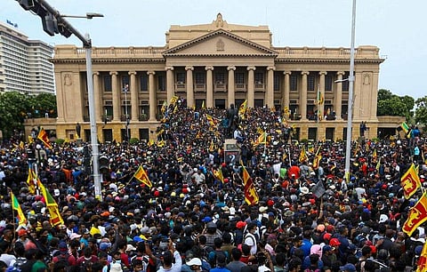 ലങ്കന്‍ പ്രസിഡന്റിന്റെ വസതിയില്‍ പ്രക്ഷോഭകര്‍/ഫോട്ടോ: എഎഫ്പി