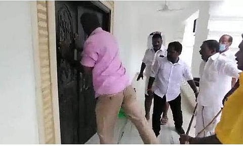 എഐഡിഎംകെ ആസ്ഥാനത്തെ സംഘര്‍ഷം/ വീഡിയോ ദൃശ്യം