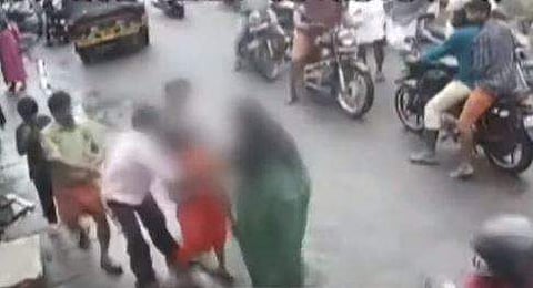 പാലക്കാട് തട്ടിക്കൊണ്ടുപോകല്‍ സംഭവത്തിന്റെ ദൃശ്യം