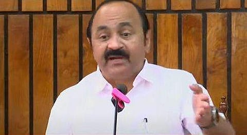 വിഡി സതീശന്‍ മാധ്യമങ്ങളെ കാണുന്നു