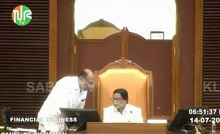 ഇകെ വിജയന്‍ ചെയര്‍ നിയന്ത്രിക്കുന്നു