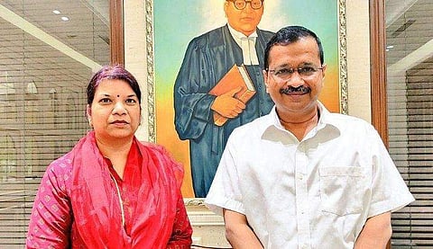 റാണി അഗര്‍വാള്‍ അരവിന്ദ് കെജരിവാളിനൊപ്പം