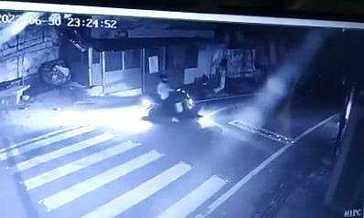 എകെജി സെന്റര്‍ ആക്രമണം/ സിസിടിവി ദൃശ്യം