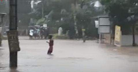 മൂന്നിലവ് ടൗണില്‍ വെള്ളം കയറിയപ്പോള്‍, വീഡിയോ സ്‌ക്രീന്‍ഷോട്ട്‌