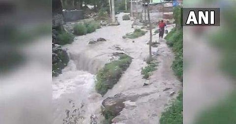 കനത്ത മഴയെത്തുടര്‍ന്നുണ്ടായ വെള്ളപ്പാച്ചില്‍/വിഡിയോ ദൃശ്യം