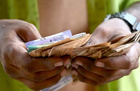 രൂപയുടെ മൂല്യത്തില്‍ ഇടിവ്/ഫയല്‍, എഎഫ്പി