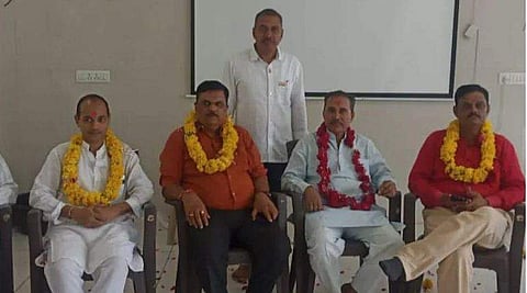 ബില്‍ക്കിസ് ബാനു കേസ് പ്രതികള്‍ വിഎച്ച്പി ഓഫീസില്‍/ട്വിറ്റര്‍