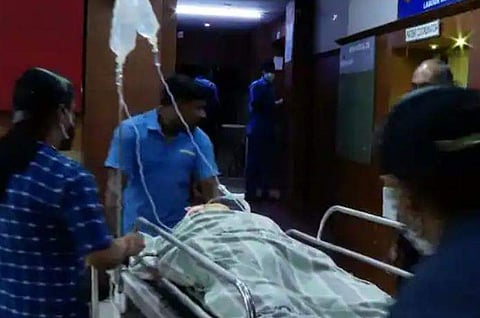 ഹഷിതയെയും കുടുംബത്തെയും ആശുപത്രിയില്‍ പ്രവേശിപ്പിച്ചപ്പോള്‍