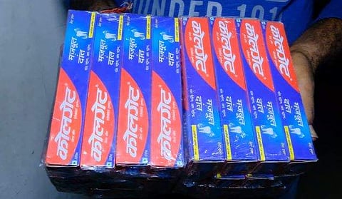 പിടികൂടിയ ടൂത്ത് പേസ്റ്റുകള്‍